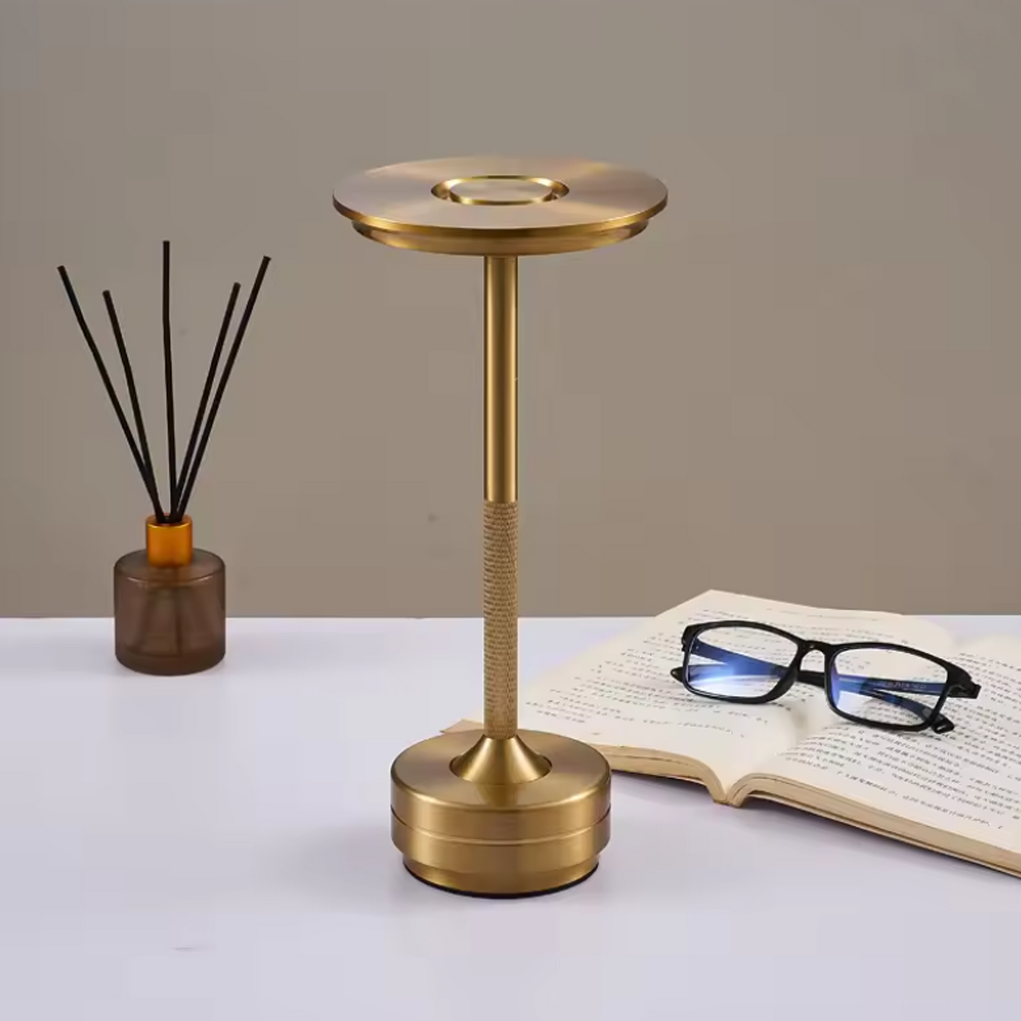 Touch wireless lamp
