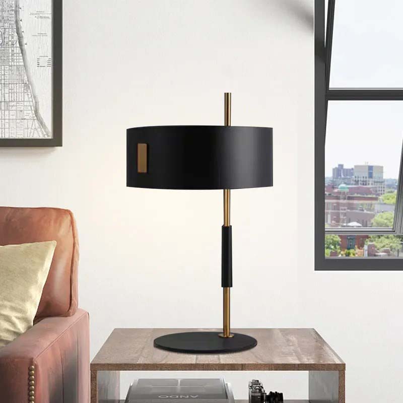 Postmodern minimalist table lamp